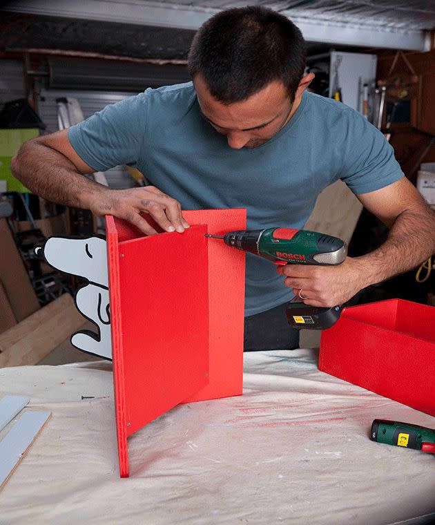 Build your own Snoopy letterbox