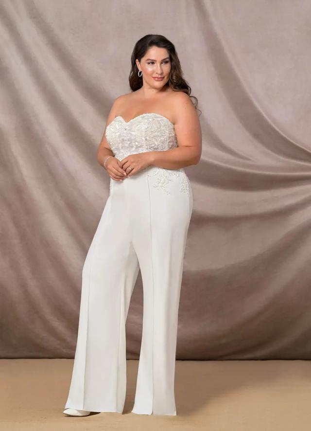 Plus Size Brides — The Wedding Bell