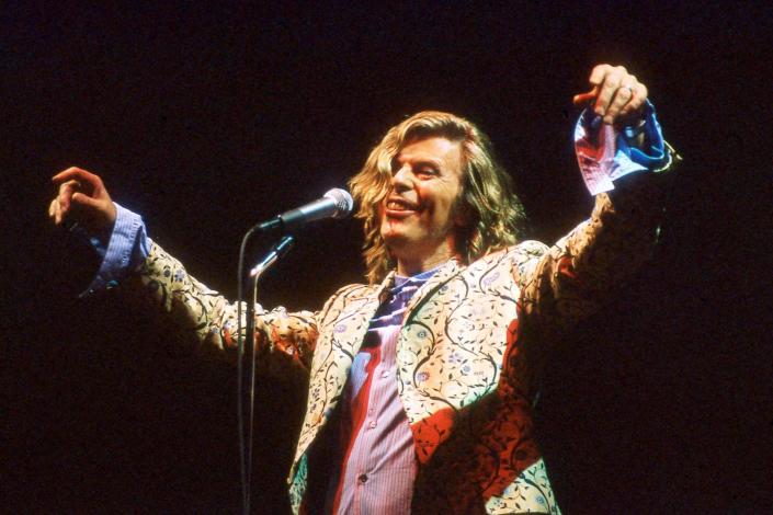 david bowie glastonbury festival 2022 lineup set times released music pyramid stage headliner