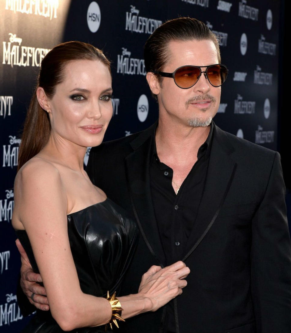 <p>Aquí está con Angelina los dos peinados hacia atrás. (Foto: Twitter / <a rel="nofollow noopener" href="http://twitter.com/sarahmcgbeauty" target="_blank" data-ylk="slk:@sarahmcgbeauty;elm:context_link;itc:0;sec:content-canvas" class="link ">@sarahmcgbeauty</a>). </p>