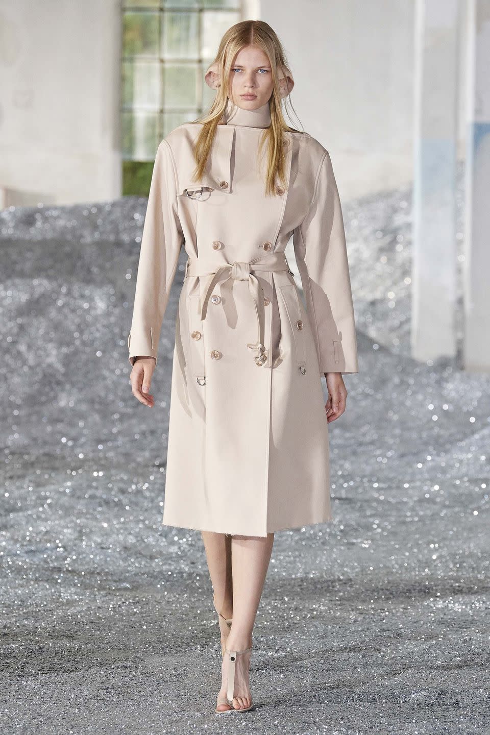 <p>Burberry chose to host its spring/summer 2022 show outside of the traditional London Fashion Week schedule, presenting its 'Animal Instincts' collection yesterday via a show which was livestreamed for all fans to see.</p><p>"To me, this presentation really represents the freedom of our imaginations: how we dream to come alive," Riccardo Tisci, Burberry's chief creative officer said. "I wanted to move through a series of immersive spaces, each of them unique and unexpected in their sound, texture and experience. It’s that idea of flicking between the endless realities and fantasies we have at our fingertips each day. This is for my mother, Elmerinda, and to a journey full of new possibilities."<br></p>