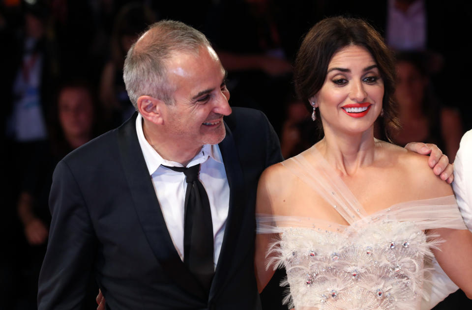 Olivier Assayas y Penélope Cruz