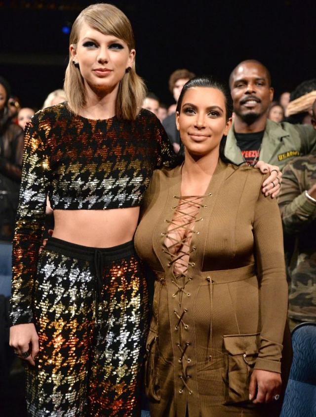 Taylor Swift Dons Snake Outfit, Fans Flood Kim Kardashian Twitter