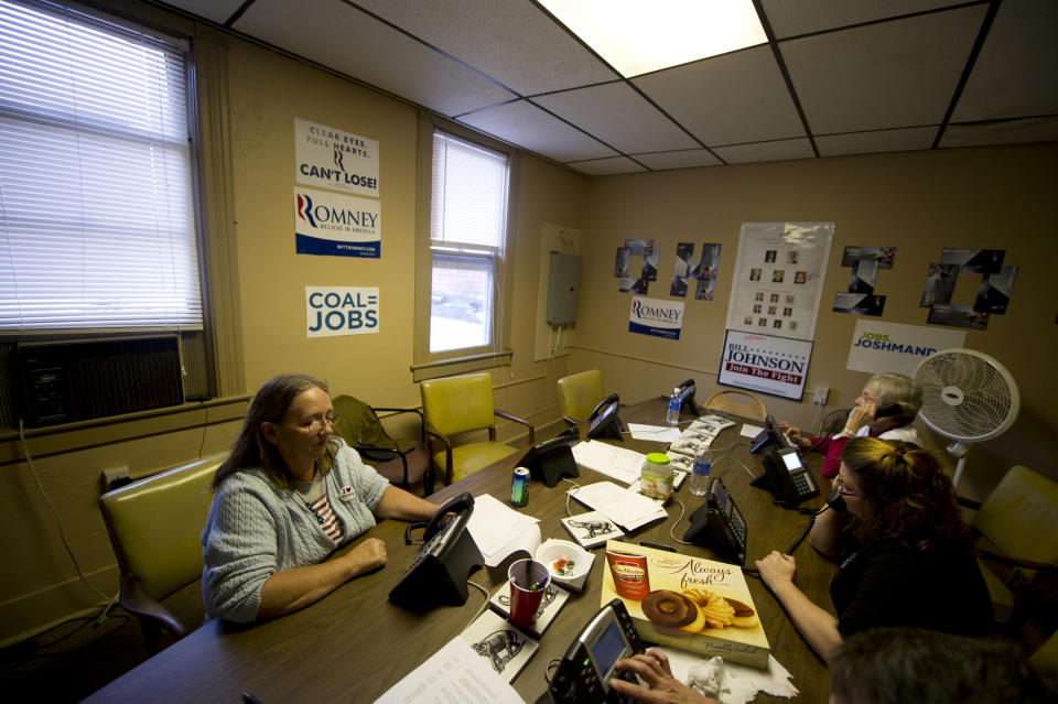 Marcella Lascovich, 56, makes phone calls to voters from Republican headquarters November 6, 2012 in Lisbon, Ohio. (Photo by Jeff Swensen/Getty Images)