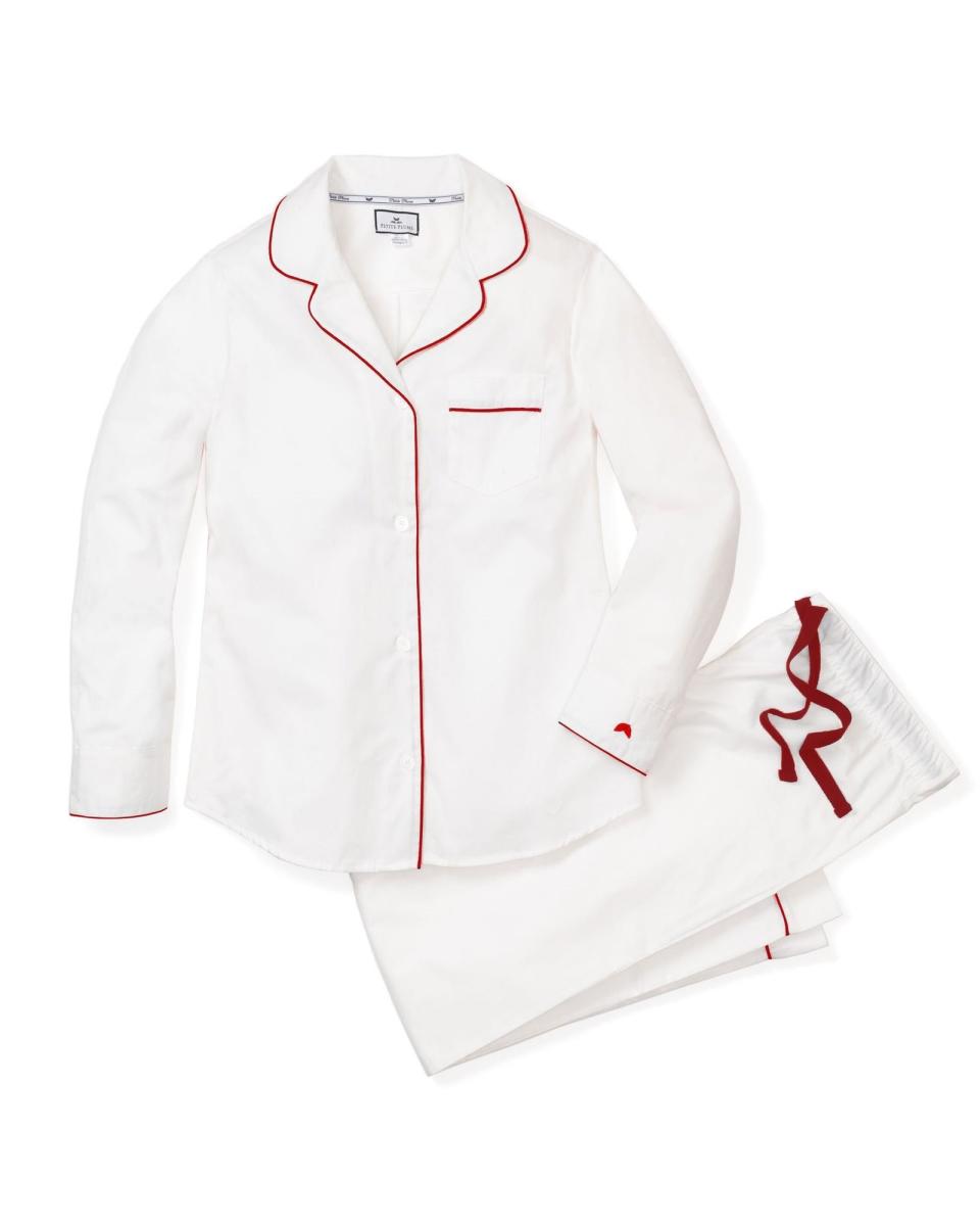 <p><a href="https://go.redirectingat.com?id=74968X1596630&url=https%3A%2F%2Fwww.petite-plume.com%2Fproducts%2Fclassic-white-adult-pajama-set-with-red-piping&sref=https%3A%2F%2Fwww.redbookmag.com%2Flife%2Ffriends-family%2Fg60653368%2Fmothers-day-gifts-for-wife%2F" rel="nofollow noopener" target="_blank" data-ylk="slk:Shop Now;elm:context_link;itc:0;sec:content-canvas" class="link ">Shop Now</a></p><p>Twill Pajama Set </p><p>petite-plume.com</p><p>$94.00</p>