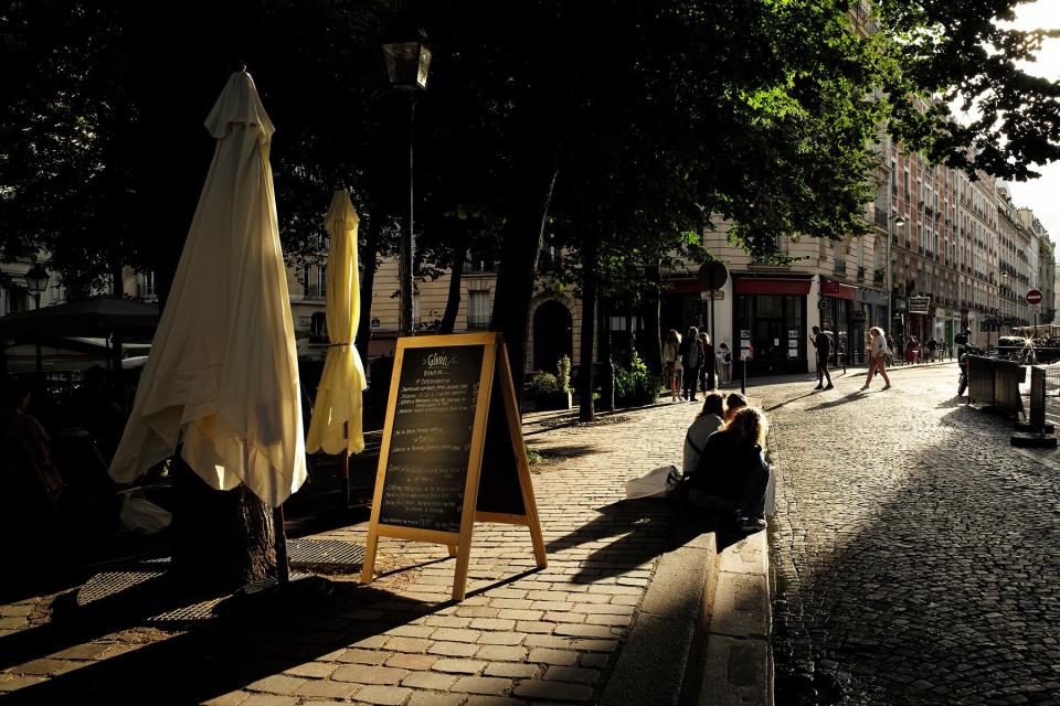 Restaurant, terrace, café, on the Butte Montmartre, the streets seem very calm