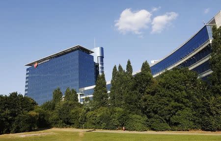 The GlaxoSmithKline building is pictured in Hounslow, west London June 18, 2013. REUTERS/Luke MacGregor