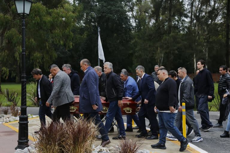 El adiós a César Luis Menotti en el predio de Ezeiza