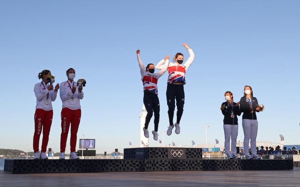 Mills and McIntyre jump for joy - REUTERS