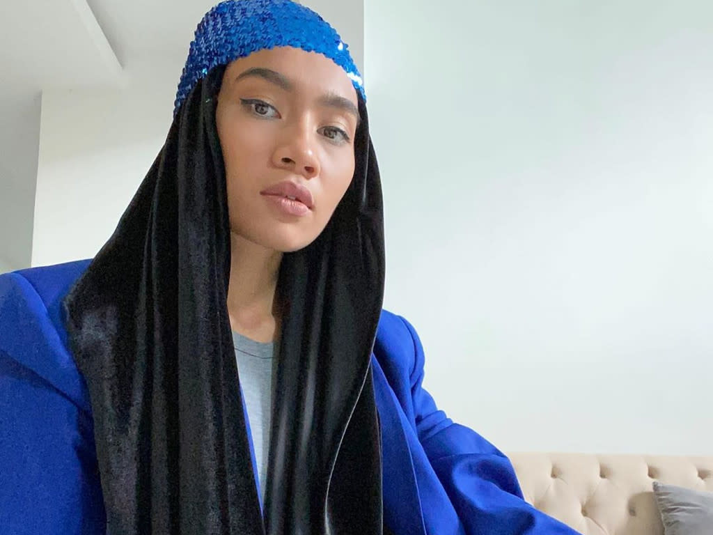  Yuna posted this selfie of her wearing one of the outfits in her new TikTok video.