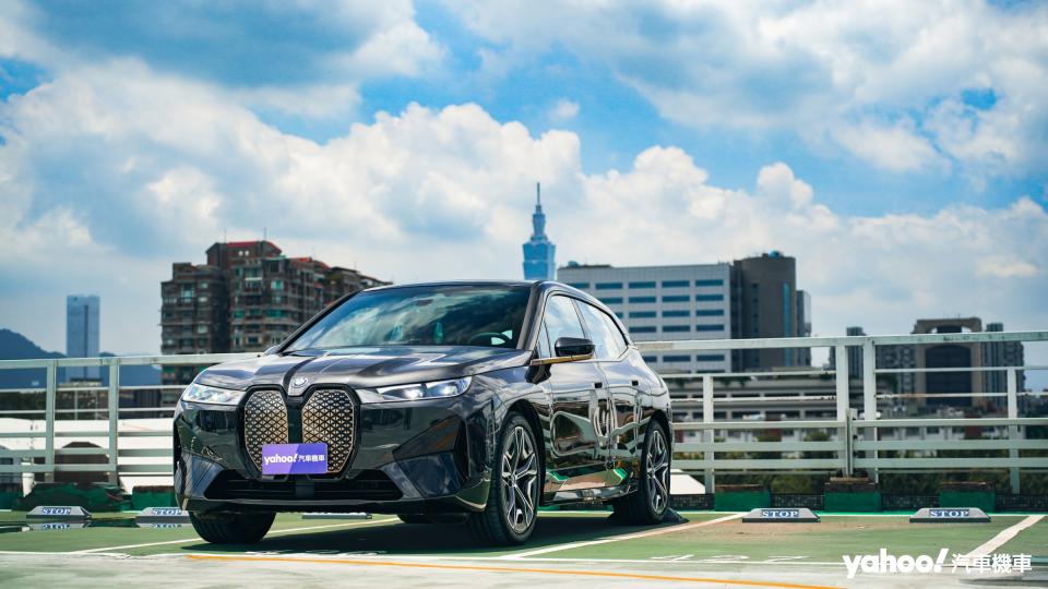2023 BMW iX xDrive50旗艦版試駕，推翻級距定義的廣體掀背？
