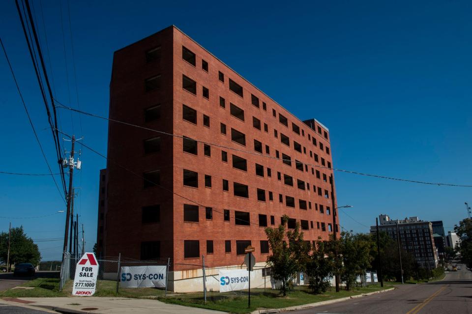 The vacant Hilltop Arms apartment building overlooks downtown Montgomery on Oct. 19, 2020.