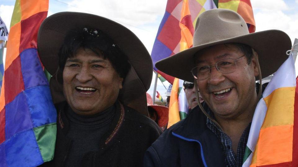 Evo Morales y Luis Arce (derecha)