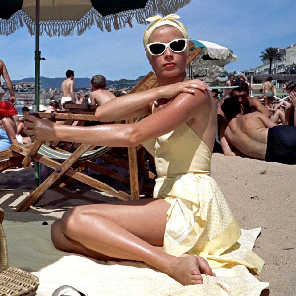 1950s: Sunbathed Beauty