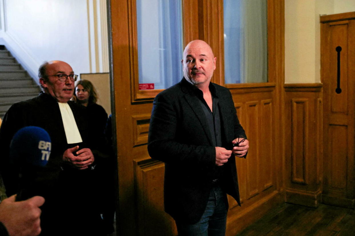 L'animateur Cauet au tribunal de commerce pour une audience concernant sa demande de retour sur la radio NRJ, à Paris, le 18 mars 2024.  - Credit:Mousse/ABACAPRESS.COM