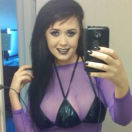 How Jasmine Tridevil, the Woman With 3 Breasts, Shops for Bras Is a Total  Mystery