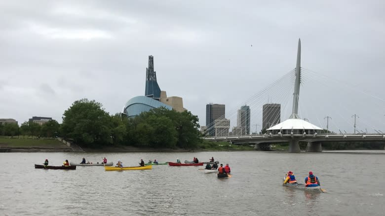 Paddlers mark Canada 150 after 100-km journey to Winnipeg