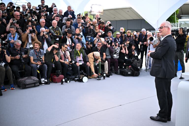 ¡Todo listo para la llegada de la protagonista absoluta de este año en Cannes! Mientras los fotógrafos esperan ansiosos la llegada de Meryl Streep a la sesión de fotos, Thierry Frémaux -director del prestigioso festival- se prepara para darle a la célebre actriz la Palma de honor, un homenaje que en esta edición también se concederá al realizador George Lucas, creador de Star Wars, y al Estudio Ghibli