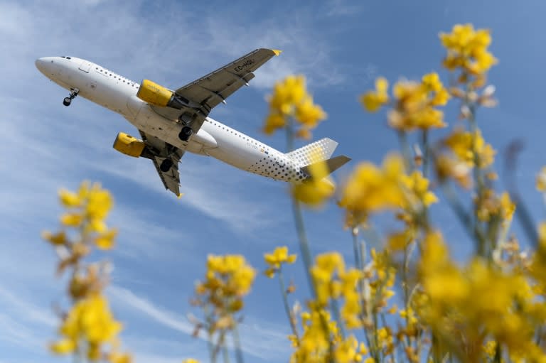 Un avión de la aerolínea española 'low-cost' Vueling del aeropuerto de Barcelona-El Prat