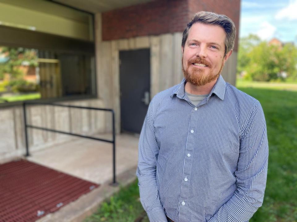 Administering drugs to horses takes a lot of attention to detail, and knowing what medications you're handling, says Dr. Ben Stoughten. 