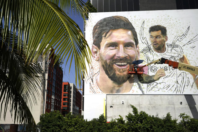El meteórico ascenso de la camiseta rosa de Messi: cómo se convirtió en la  prenda deportiva de moda en todo el mundo - LA NACION