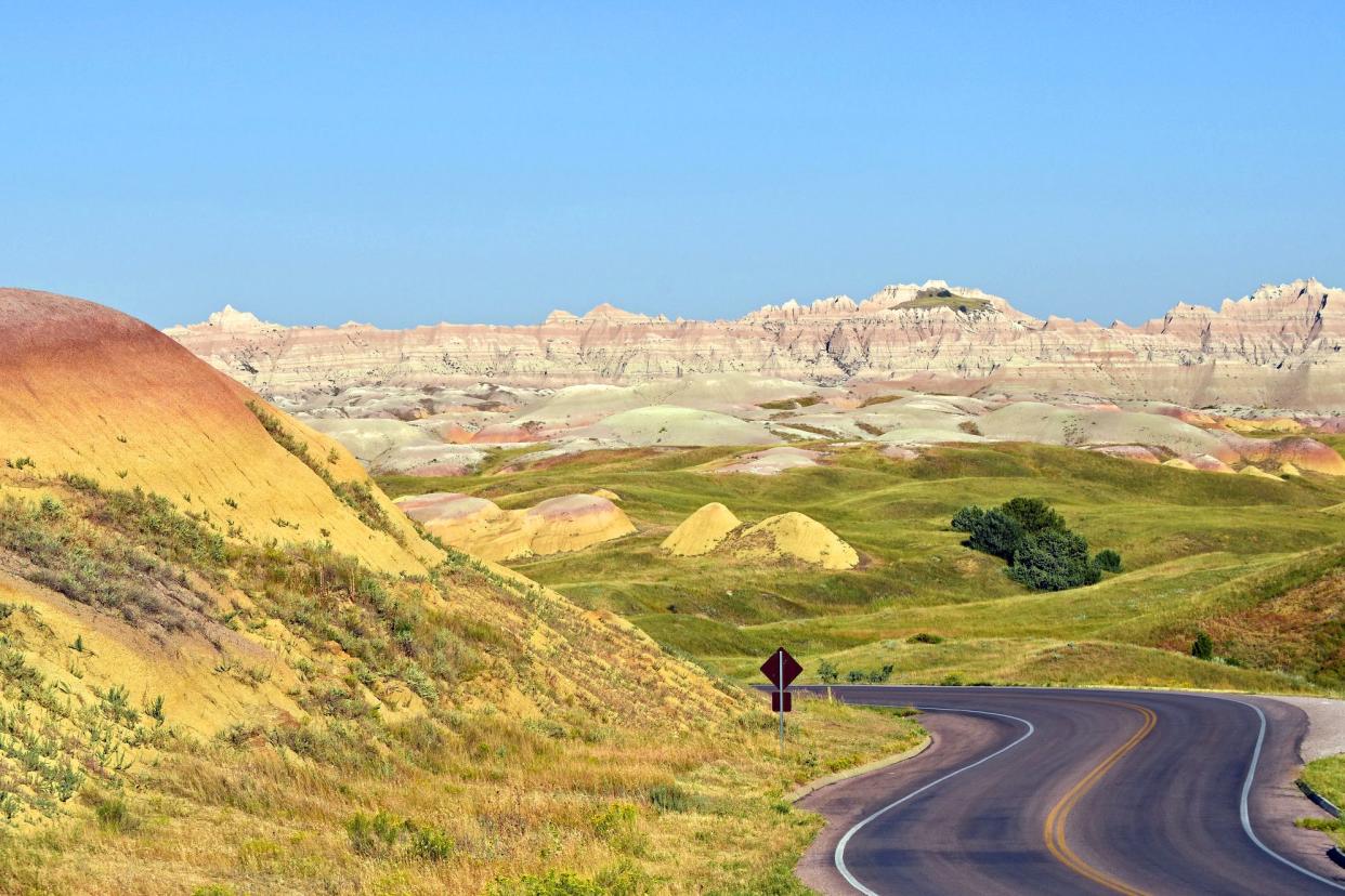 South Dakota: Badlands Loop State Scenic Byway