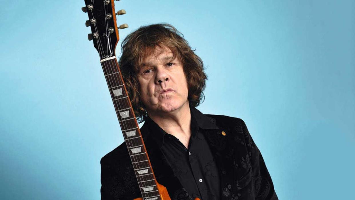  Gary Moore studio portrait. 