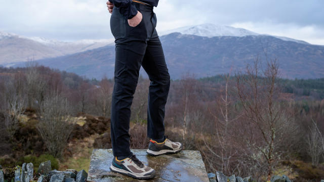 Fasthouse Shredder Pant review – casual strides for trail senders