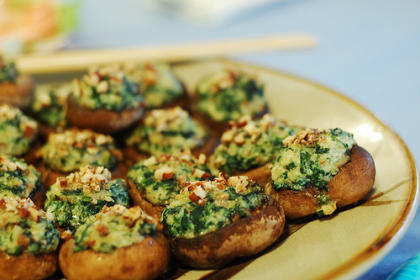 http://www.fourgreensteps.com/community/images/stories/stuffed-mushrooms-with-spinach-nuts-and-cheese.jpg