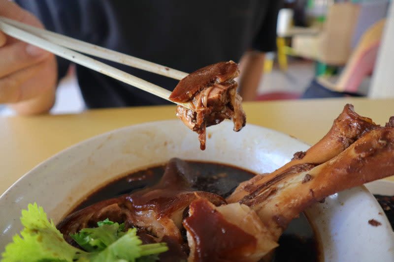 tea inn bak kut teh - pork trotter