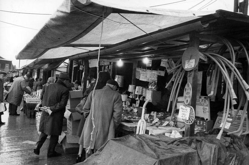 Busy shoppers at Tommyfield market, Oldham, March 11, 1977