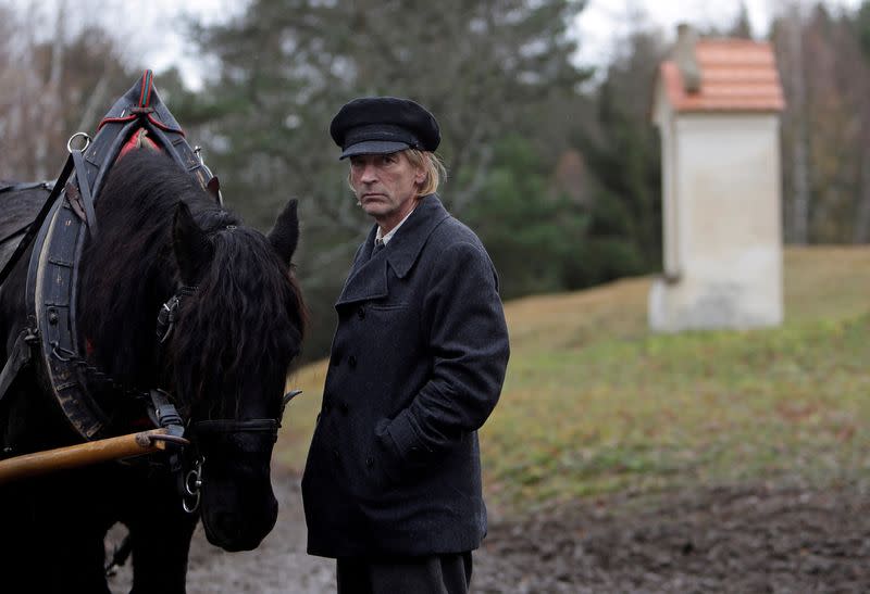 FILE PHOTO: Remains found in California mountains confirmed as actor Julian Sands