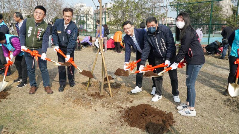 鹿港鎮植樹節種下樹苗　正視全球暖化刻不容緩