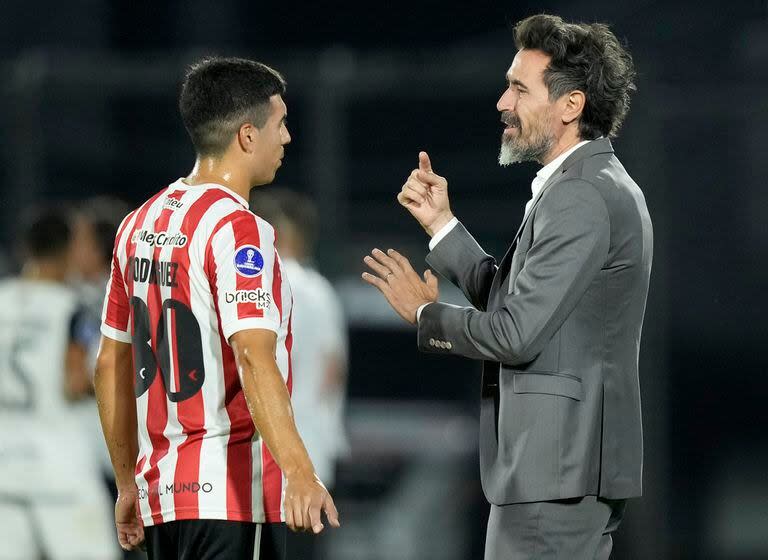 Eduardo Domínguez y la oportunidad de convertirse en el primer director técnico en consagrarse campeón de la Copa Argentina, después de conseguir el logro como futbolista