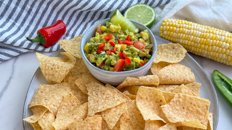 guacamole and chips