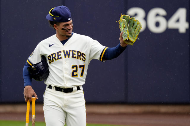 Brewers letting Craig Counsell figure out his future