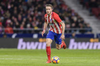 <p>Manchester United n’en finit plus de prospecter sur le marché des transferts. Selon le Daily Record, le manager des Red Devils José Mourinho serait un grand admirateur du milieu de l’Atletico Saul Ñiguez. L’imposant montant de sa clause libératoire (150 millions d’euros) pourrait cependant être un frein à la venue en Angleterre de l’international espagnol âgé de 23 ans. </p>