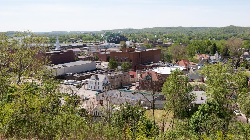 "A view on Parkersburg, West Virginia from a nearby hill".