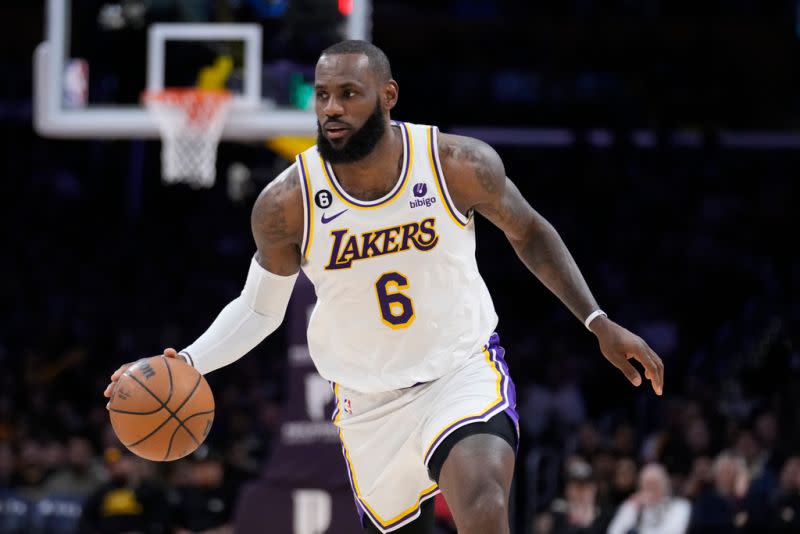 ▲洛杉磯湖人隊前鋒「詹皇」LeBron James今日正式回歸，雖得到19分，但球隊仍以108:119輸給芝加哥公牛。（圖／美聯社／達志影像）