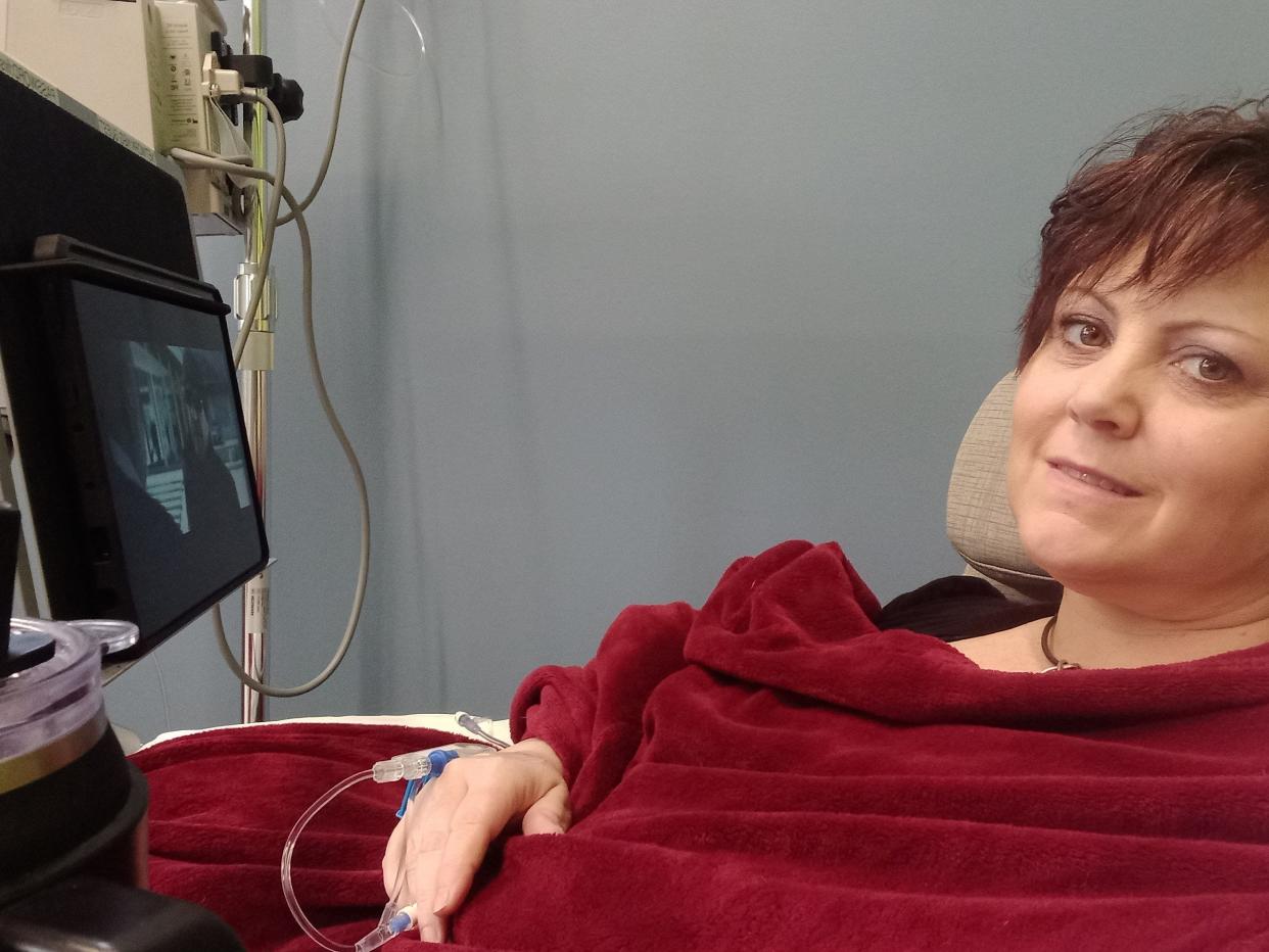 Oshkosh’s Kelly Kinney is in need of an autologous hematopoietic stem cell transplant to stop further progression of her diagnoses of transverse myelitis and multiple sclerosis. If left unchecked, her condition could lead to permanent paralysis.