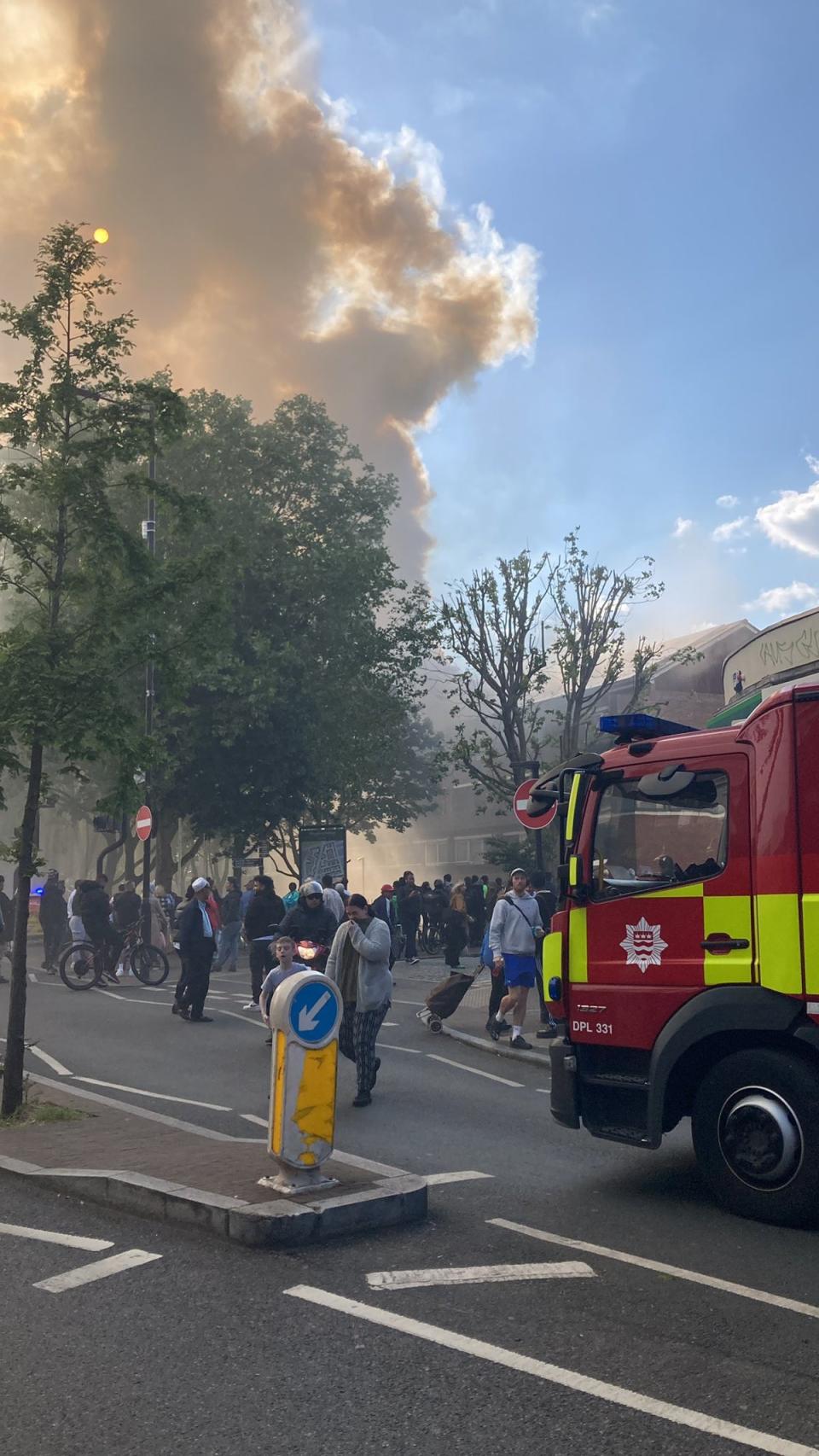 Large crowds watched on as the building on Dalston Lane was on fire (Jacob Jarvis)