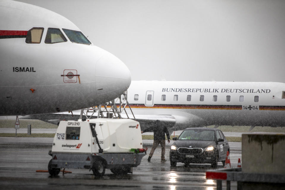 La llegada de aviones privados es una constante en Davos durante el evento del Foro Económico Mundial. (Photo by Michele Crameri/Anadolu Agency via Getty Images)