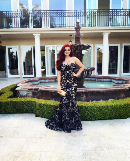 <p>The<i> Modern Family</i> star, who will attend UCLA in the fall, got dolled up for her senior prom. No word on why she didn’t attend with boyfriend Laurent Claude Gaudette, but it <a href="https://www.instagram.com/p/BFx-z06kxep/?taken-by=arielwinter&hl=en" rel="nofollow noopener" target="_blank" data-ylk="slk:looks like they could be splitsville again;elm:context_link;itc:0;sec:content-canvas" class="link ">looks like they could be splitsville again</a>.<i> (Photo: <a href="https://www.instagram.com/p/BFuXtPoExei/?taken-by=arielwinter" rel="nofollow noopener" target="_blank" data-ylk="slk:Instagram;elm:context_link;itc:0;sec:content-canvas" class="link ">Instagram</a>)</i></p>