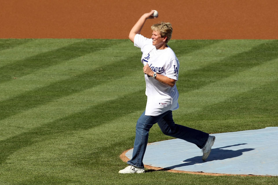 Ann Meyers honors her late husband, former Dodgers pitcher Don Drysdale. (Getty Images)