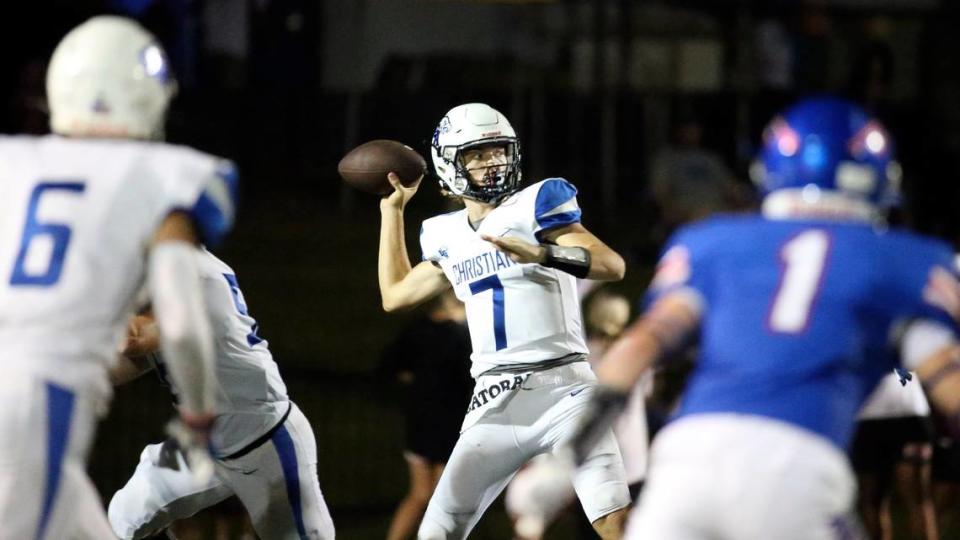 Lexington Christian’s Cutter Boley (7) is one of Kentucky football’s top quarterback targets for the class of 2025, but it is unclear if the Wildcats will sign a high school quarterback before then. Brian Simms/bsimms@herald-leader.com