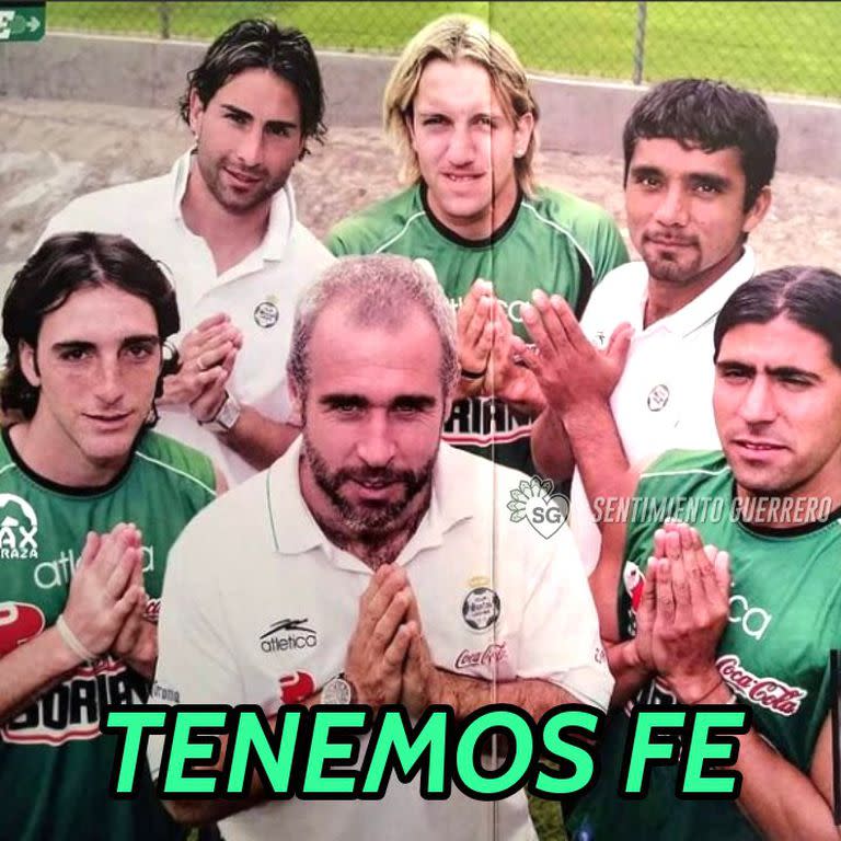 En 2004 jugó la Libertadores con Santos Laguna, junto a sus compatriotas Lucchetti, Vuoso y Sixto Peralta