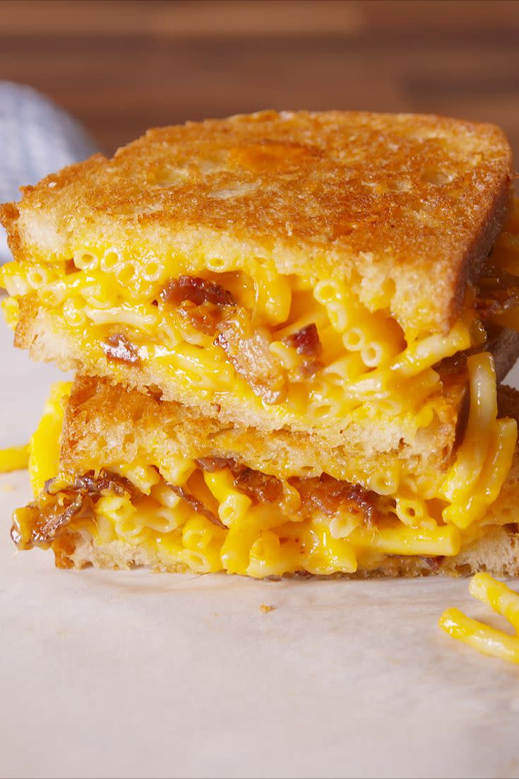 Mac & Cheese Grilled Cheese