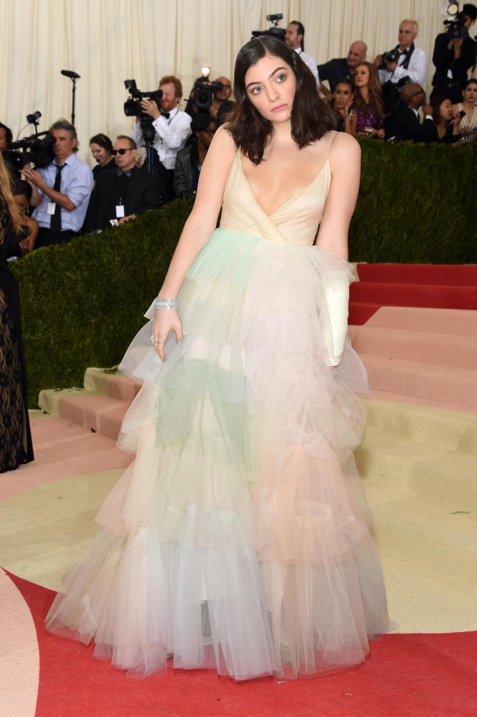 <h1 class="title">Lorde in a Valentino dress and Giuseppe Zanotti shoes</h1><cite class="credit">Photo: Getty Images</cite>