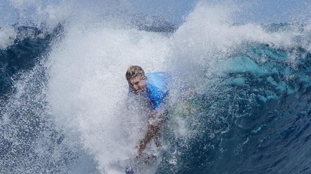 Australian trio eliminated in surf world title decider