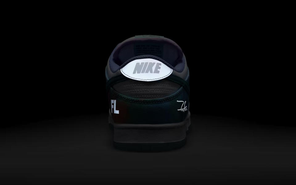 Futura Laboratories x Nike SB Dunk Low 